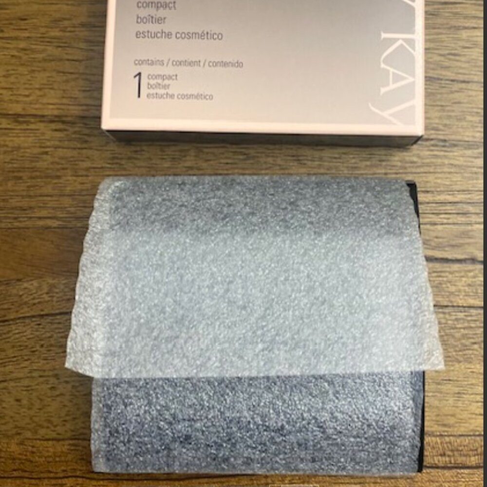 MARY KAY Compact - Picture 4 of 7